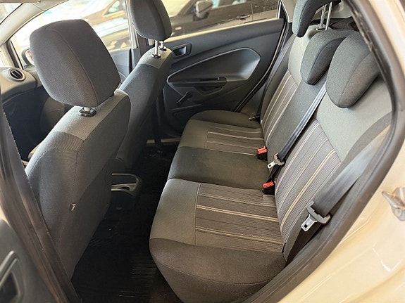 Ford Fiesta 7 of 13