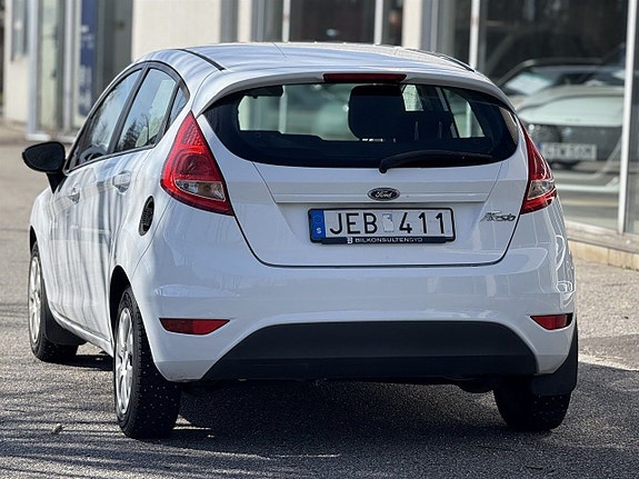 Ford Fiesta 11 of 13
