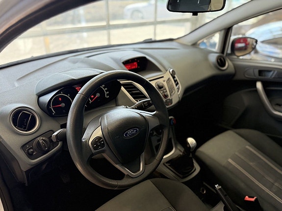 Ford Fiesta 6 of 13