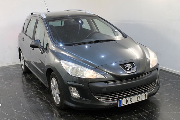 Peugeot 308 SW 2 of 11