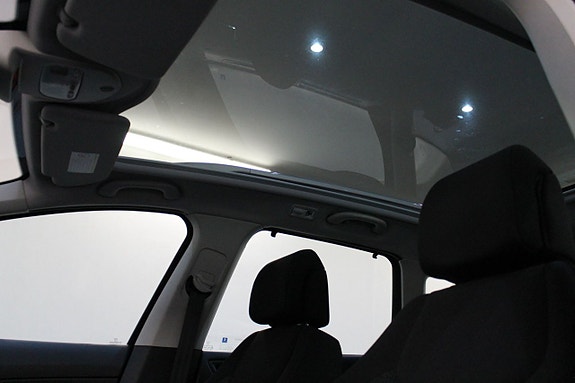 Peugeot 308 SW 9 of 11