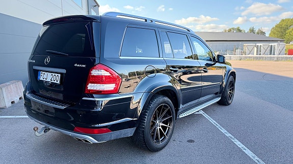 Mercedes-Benz GL350 16 of 28