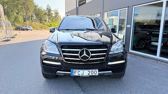 Mercedes-Benz GL350 11 of 28