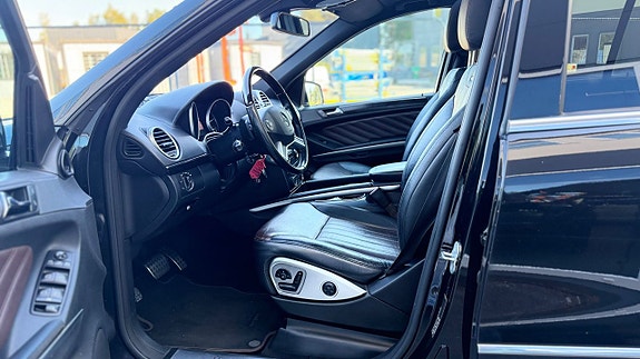 Mercedes-Benz GL350 6 of 28