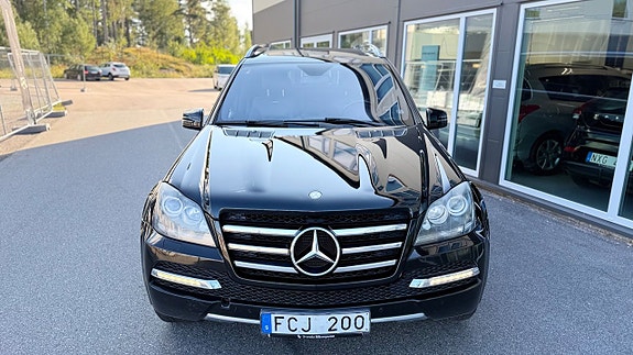 Mercedes-Benz GL350 9 of 28