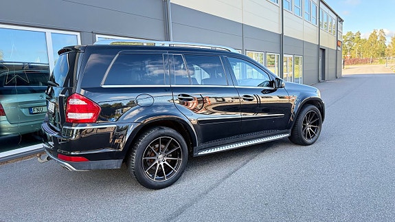 Mercedes-Benz GL350 12 of 28