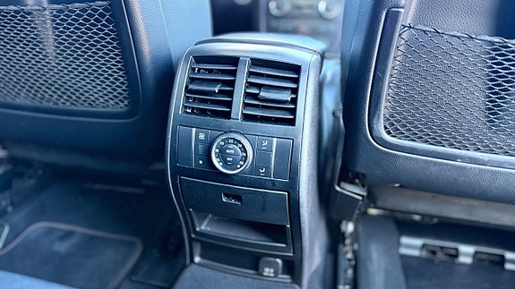 Mercedes-Benz GL350 25 of 28
