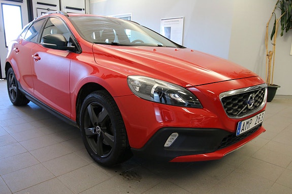 Volvo V40 Cross Country 3 of 20