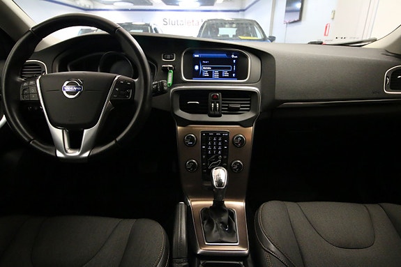 Volvo V40 Cross Country 11 of 20