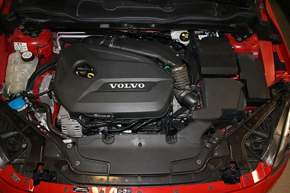 Volvo V40 Cross Country 18 of 20