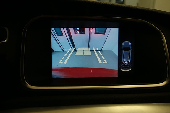 Volvo V40 Cross Country 14 of 20