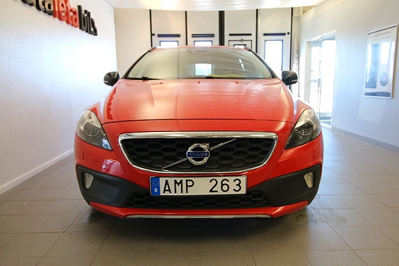 Volvo V40 Cross Country 2 of 20