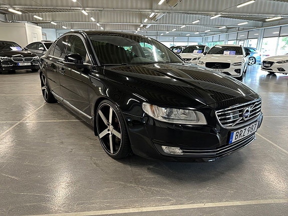 Volvo S80 2 of 16