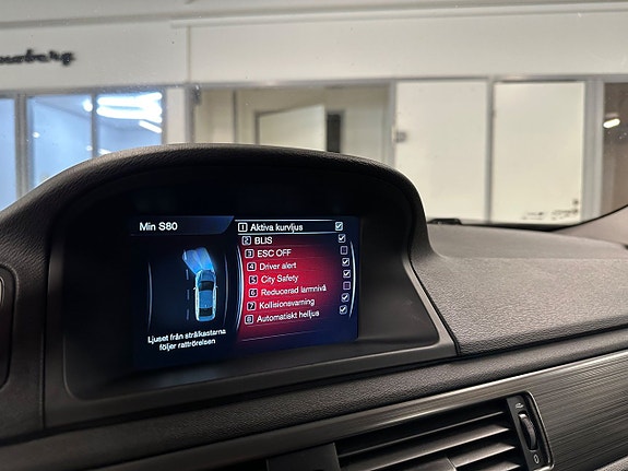 Volvo S80 14 of 16