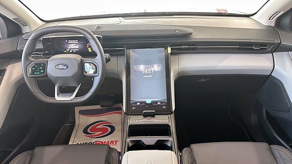 Ford Explorer 4 of 9