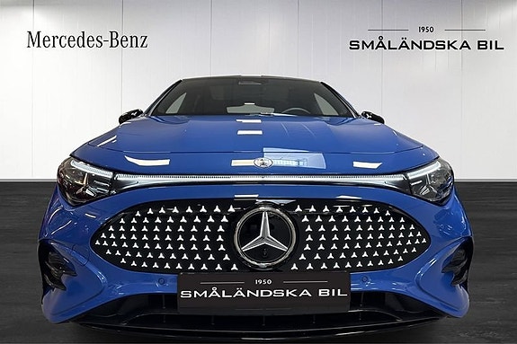 Mercedes-Benz CLA250 2 of 5