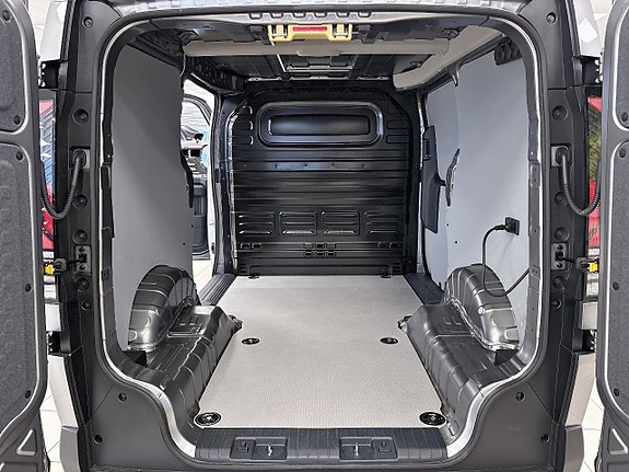 Kia PV5 14 of 15