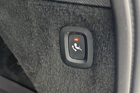 Volvo XC90 14 of 30