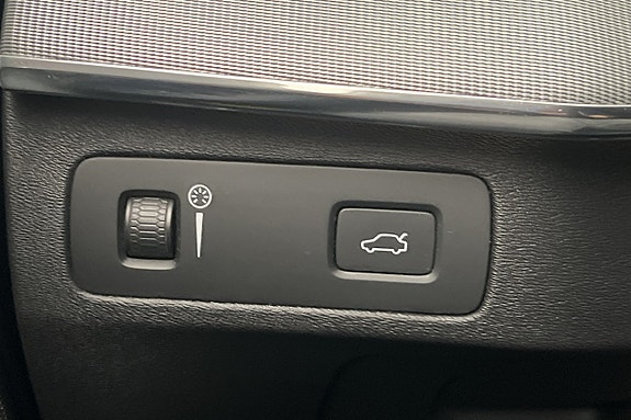 Volvo XC90 25 of 30