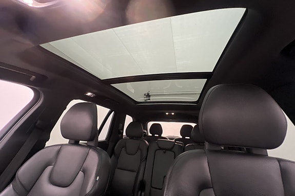 Volvo XC90 24 of 30