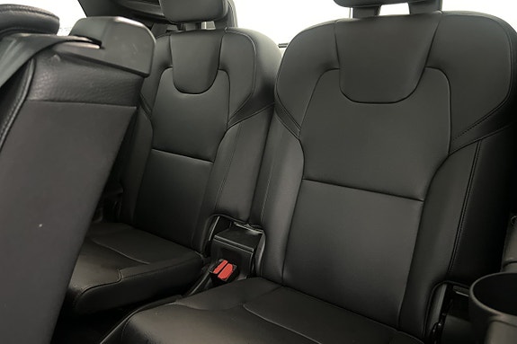 Volvo XC90 17 of 30