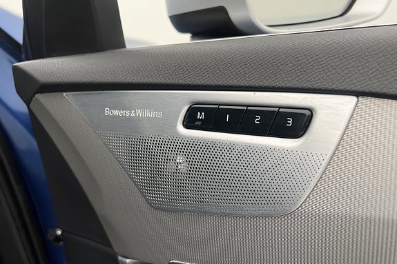 Volvo XC90 11 of 30