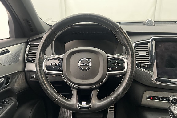Volvo XC90 18 of 30
