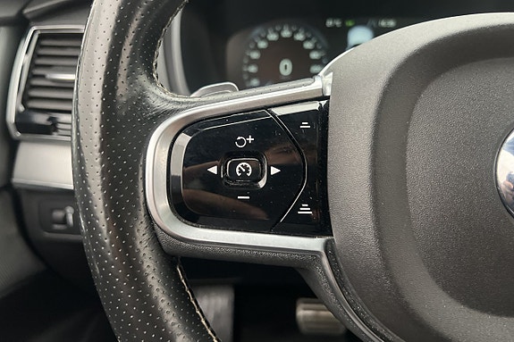 Volvo XC90 26 of 30