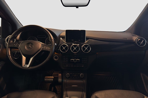 Mercedes-Benz B180 11 of 17
