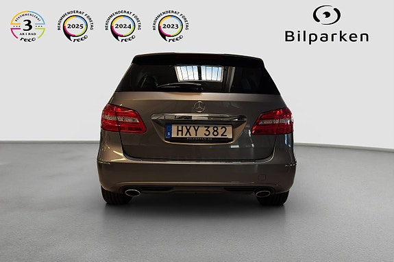 Mercedes-Benz B180 6 of 17