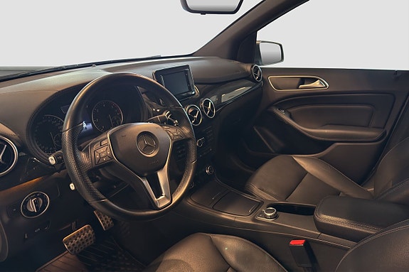 Mercedes-Benz B180 10 of 17