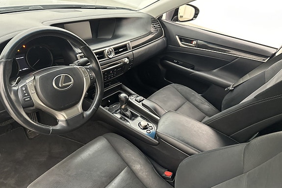 Lexus GS300h 10 of 29