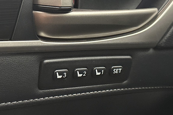 Lexus GS300h 15 of 29