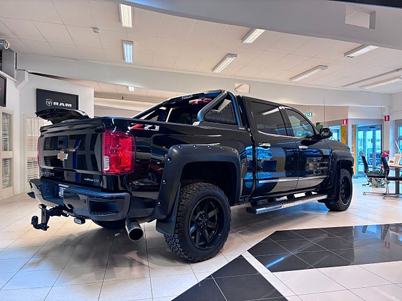 Chevrolet Silverado 1500 3 of 5