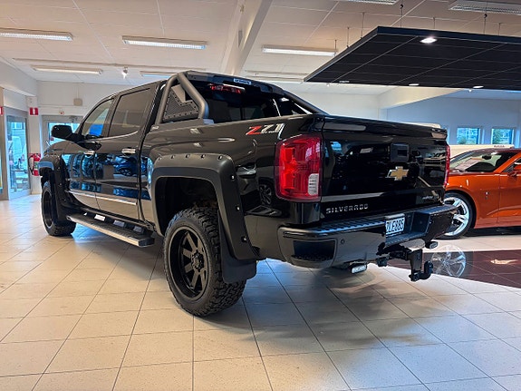 Chevrolet Silverado 1500 2 of 5