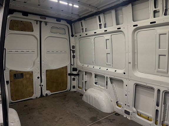 Volkswagen Crafter 35 18 of 27