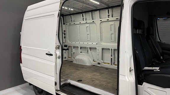 Volkswagen Crafter 35 18 of 26