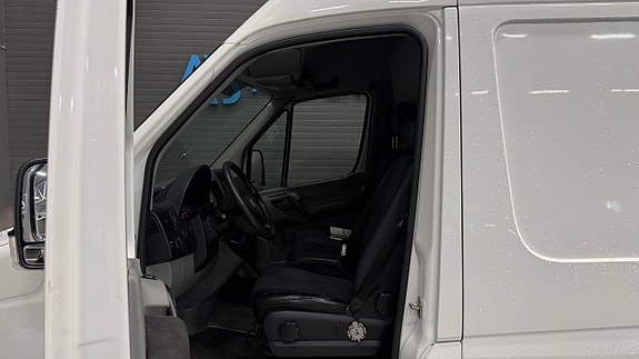 Volkswagen Crafter 35 11 of 26