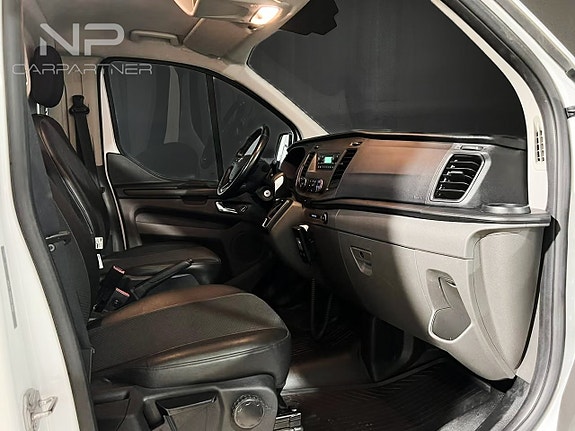 Ford Transit Custom 8 of 16