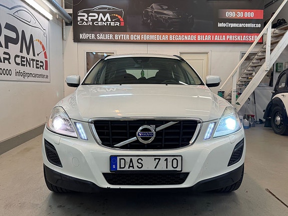 Volvo XC60 2 of 19