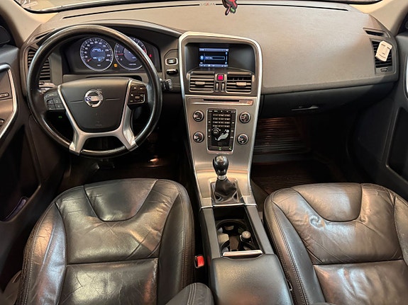 Volvo XC60 9 of 19
