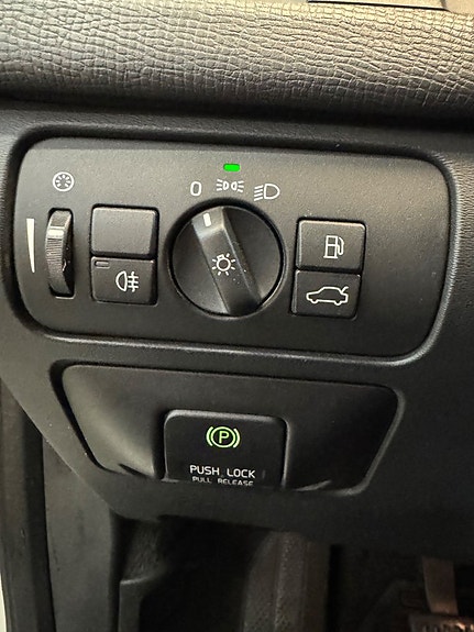 Volvo XC60 14 of 19
