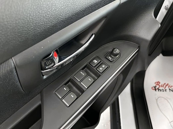 Suzuki S-Cross 10 of 16