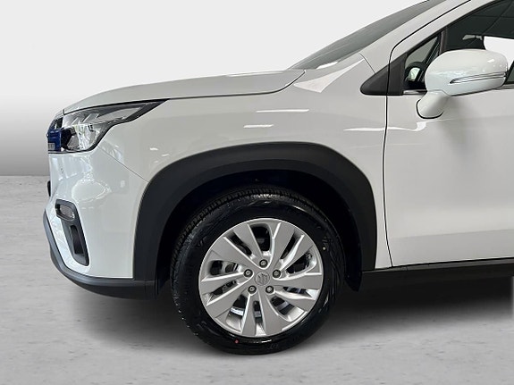 Suzuki S-Cross 15 of 16