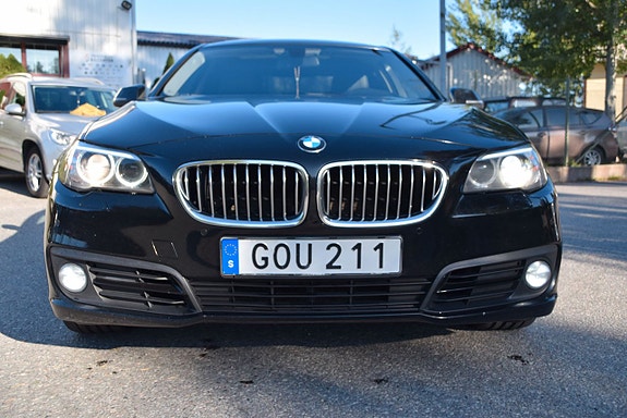 BMW 520 2 of 5