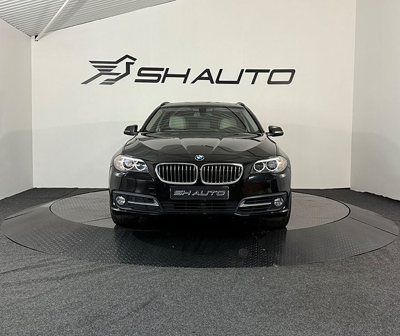 BMW 520 2 of 5