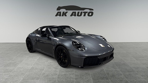 Porsche 911 3 of 5