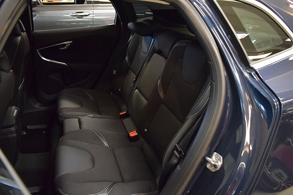 Volvo V40 9 of 20