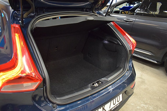 Volvo V40 14 of 20