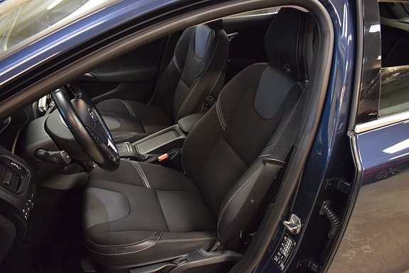 Volvo V40 8 of 20
